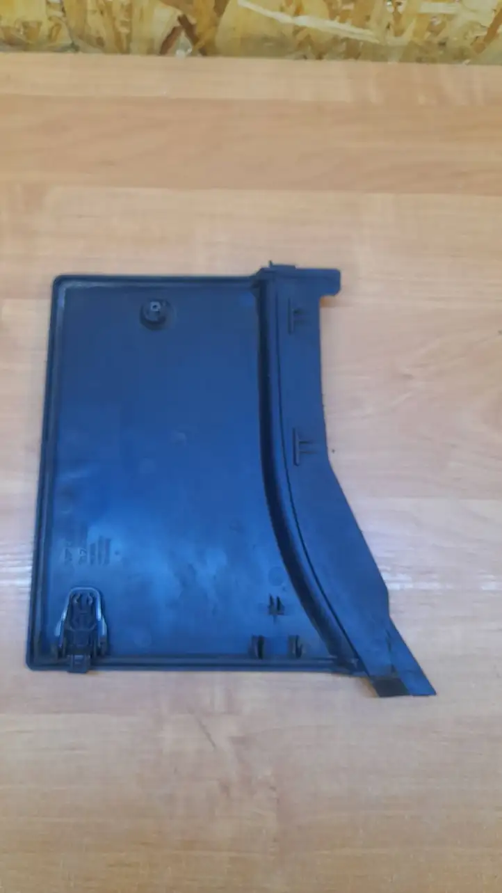 Volvo S60 (2010 - 2013) 31202084 Крышка ящика аккумулятора — фото 3
