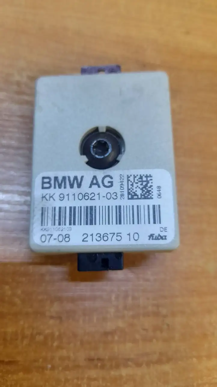 BMW 3 E92 E93 (2005 - 2014) 21367510 Усилитель антенны — фото 2