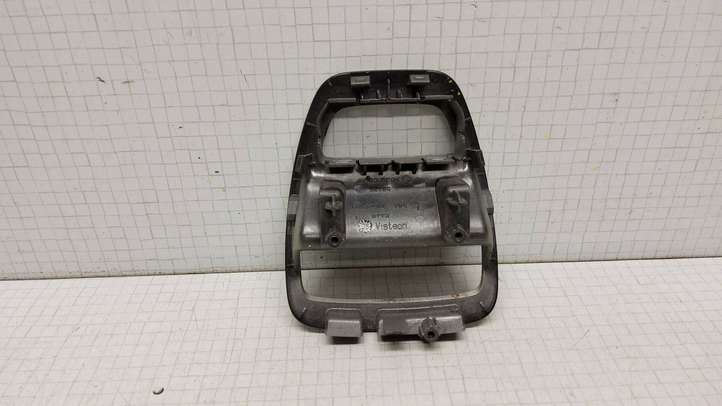 Citroen C5 (2004 - 2008)  81230431 Отделка ручного тормоза