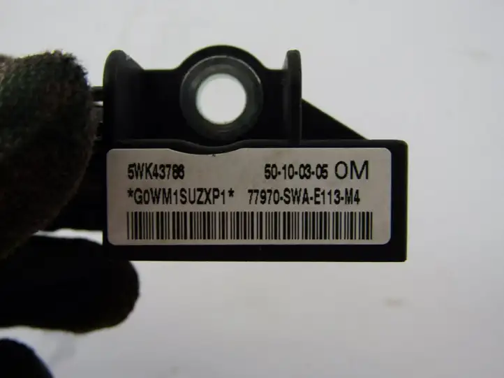Honda CR-V (2009 - 2012) Датчик удара SRS — фото 2