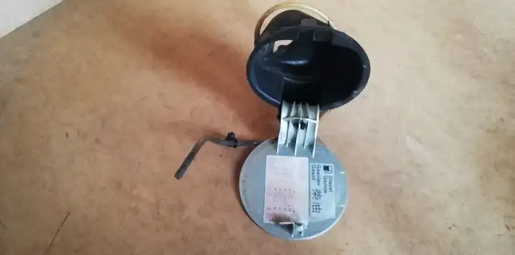 (2001 - ) 8Z0809905 Крышка топливного бака — фото 4