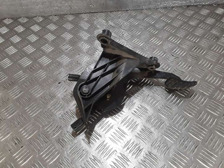 Renault Laguna (2001 - 2005)  8200019163 Педаль сцепления
