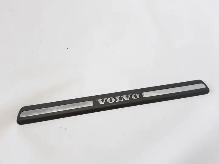 Volvo S60 (2013 - 2018) Внутренняя отделка переднего порога — фото 1