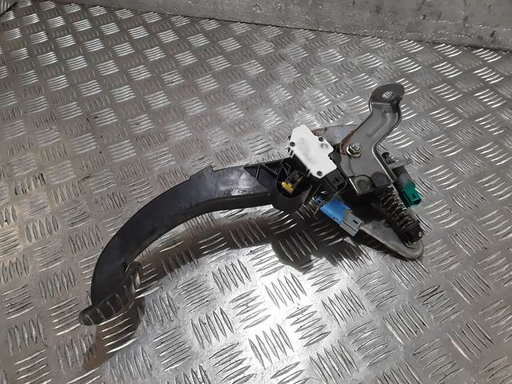 Renault Scenic II -  Grand scenic II (2003 - 2006)  8200155995D Педаль сцепления