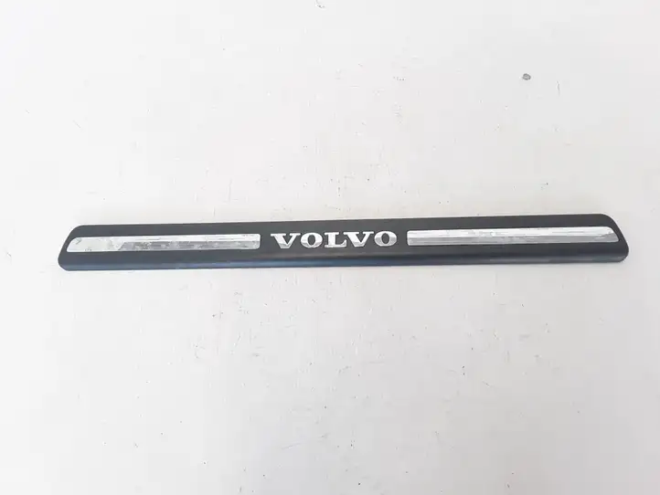 Volvo S80 (2006 - 2009) Внутренняя отделка переднего порога — фото 1