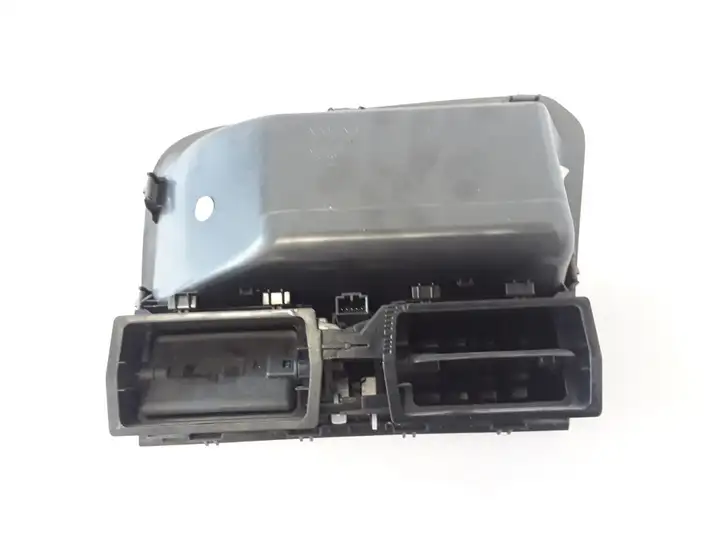 Volvo XC60 (2008 - 2013) 1284826 Центральный воздушный дефлектор — фото 2