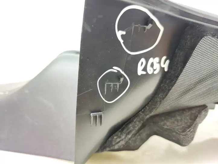 Tesla Model Y (2019 - 2024)  172845300C Отделка стойки (C)