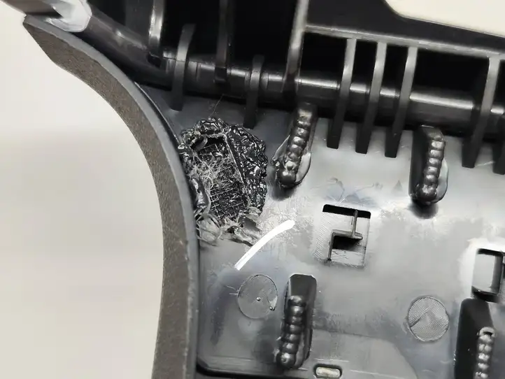 Tesla Model Y (2019 - 2024)  172845300C Отделка стойки (C)