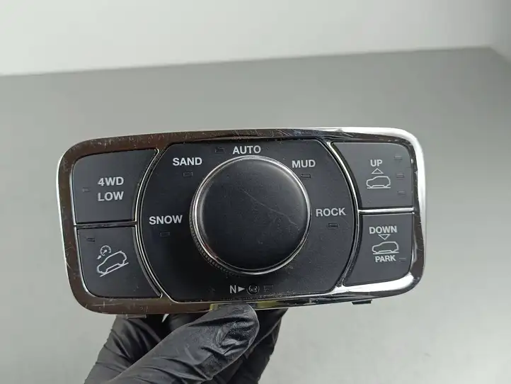 Jeep Grand Cherokee (2010 - 2021) A16160164118560 Включатель регулировки высоты / жесткости ходовой части — фото 1