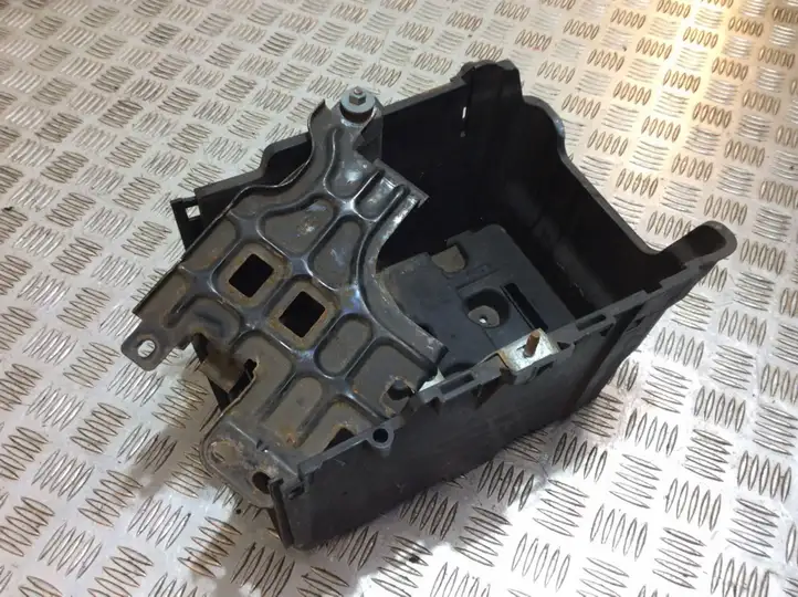 Ford Fiesta (2009 - 2012) 8V2110723BC Ящик аккумулятора — фото 2