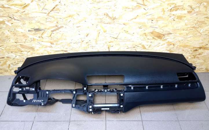 3C0880204G Volkswagen PASSAT B6 Panelė