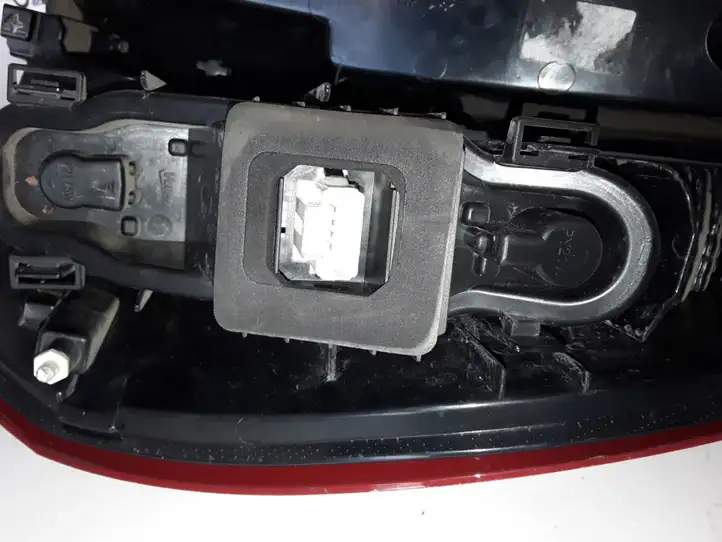 Renault Scenic III - Grand scenic III (2009 - 2016) 265550013R Задний фонарь в кузове — фото 2