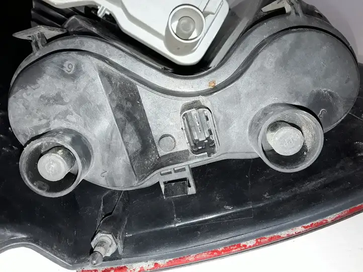 Renault Megane II (2002 - 2005) 8200073237 Задний фонарь в кузове — фото 4