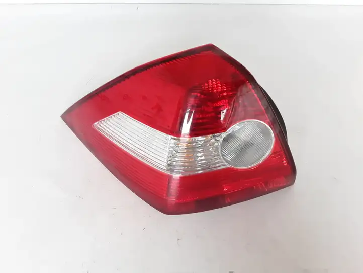 Renault Megane II (2002 - 2005) 8200142682 Задний фонарь в кузове — фото 1