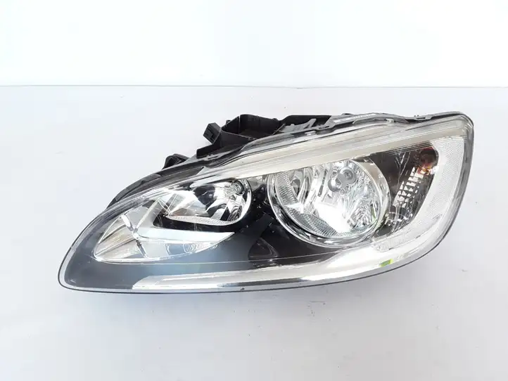 Volvo V60 (2013 - 2018) 31420269 Передняя фара — фото 1