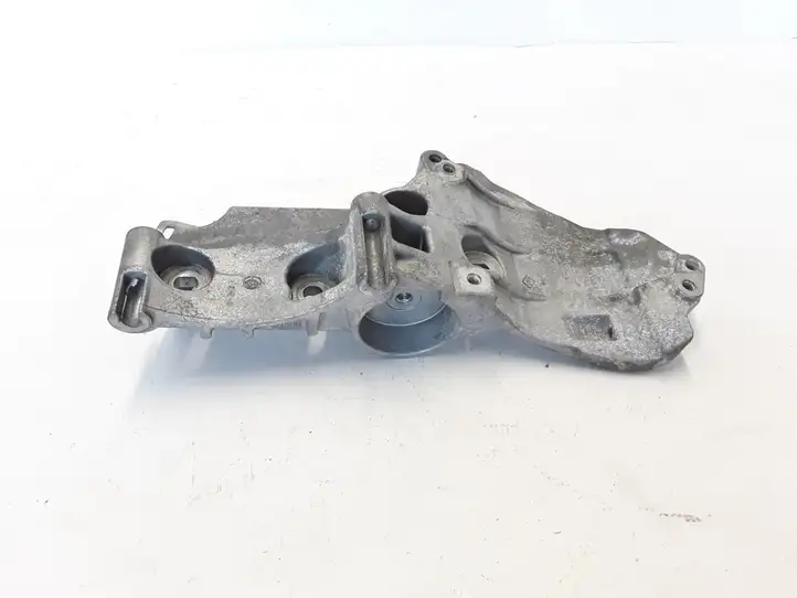 Renault Fluence (2013 - 2017) 8200669494 Кронштейн генератора — фото 3