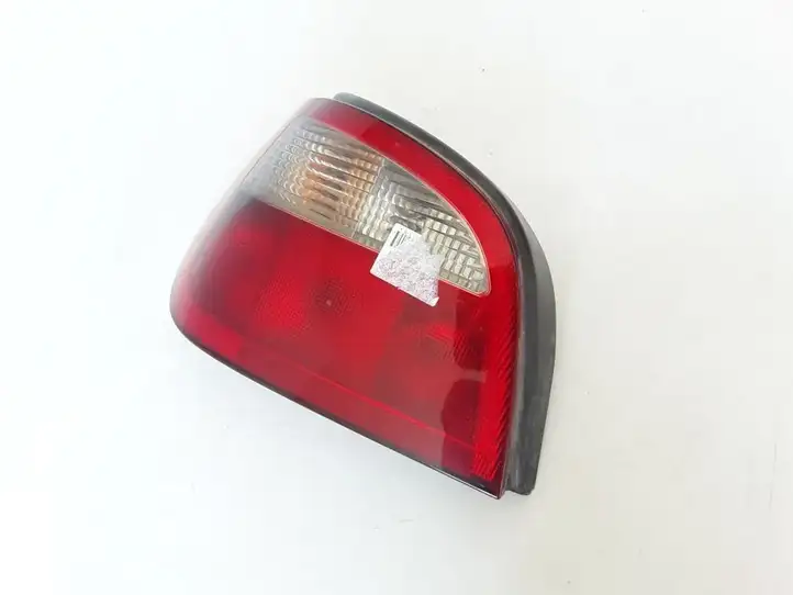 Renault Megane I (1995 - 2002) 7700428320 Задний фонарь в кузове — фото 2