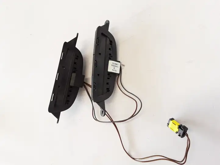 Opel Vivaro (2006 - 2014) 90561159 Кнопки на рулевом колесе — фото 2