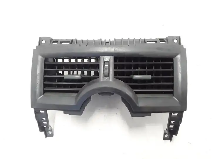 Renault Megane II (2002 - 2005) 7701055202 Центральный воздушный дефлектор — фото 1