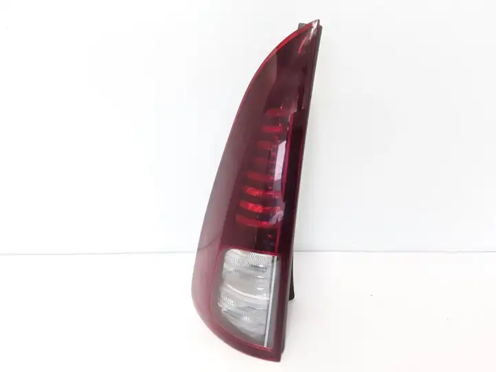 Renault Espace - Grand espace IV (2004 - 2014) 8200394722 Задний фонарь в кузове — фото 1
