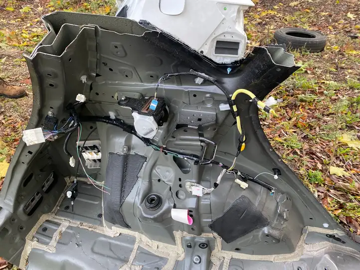 Toyota Auris E180 (2012 - 2018) Задняя четверть — фото 5