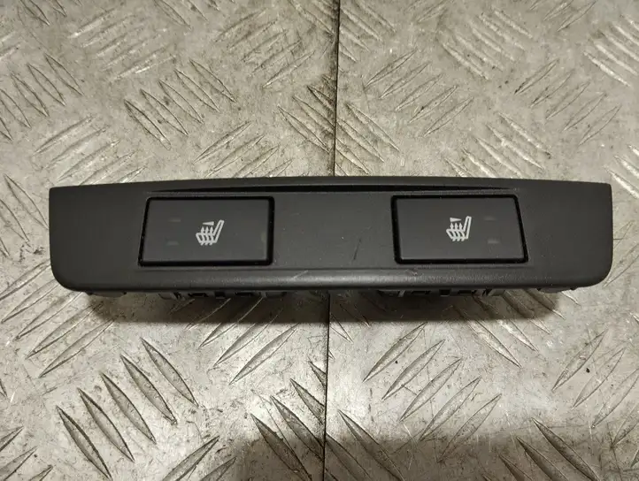 Subaru Outback (BS) (2014 - 2019) Включатель обогрева — фото 1
