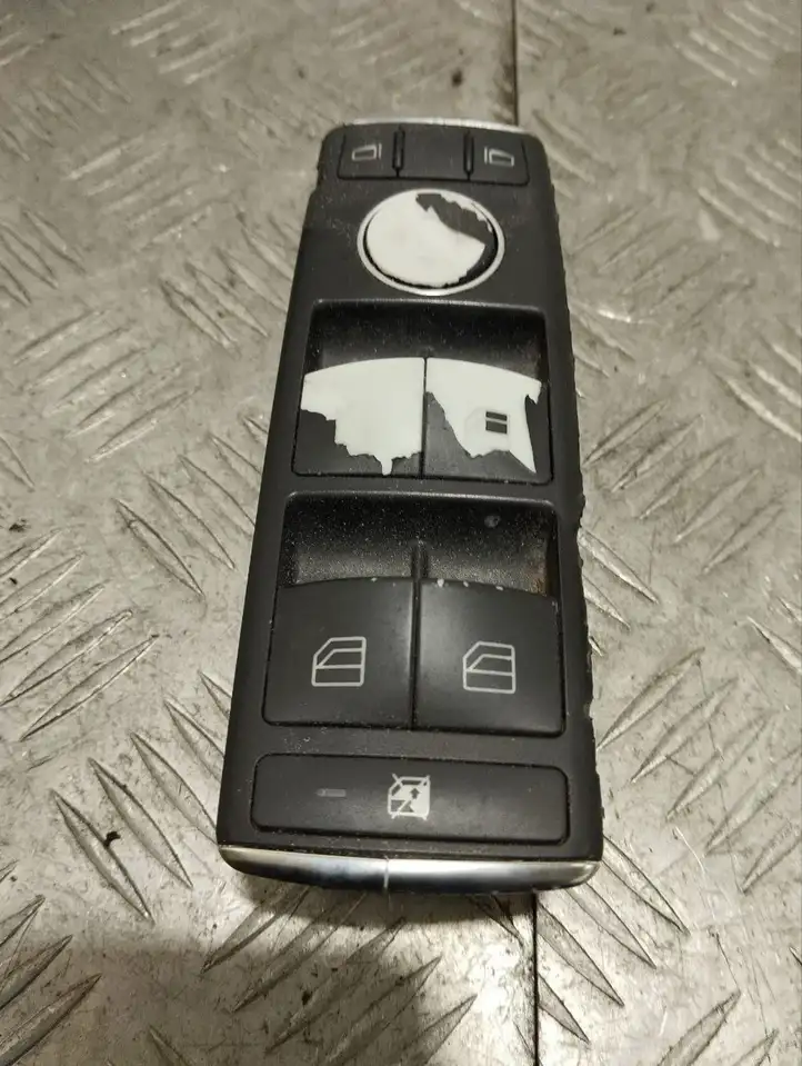 Tesla Model S (2012 - 2016) A2049055302 Кнопка стеклоподъемников — фото 1