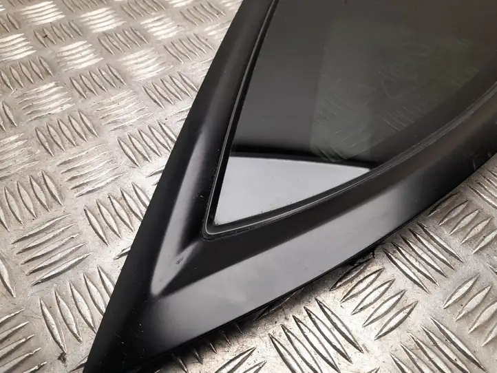Tesla Model Y (2019 - 2024) 160080900C Рамка дверного стекла задней двери — фото 4