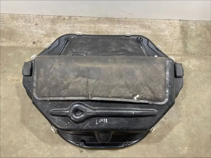 Tesla Model S (2012 - 2016) 105261700B Ящик для хранения в багажнике — фото 9