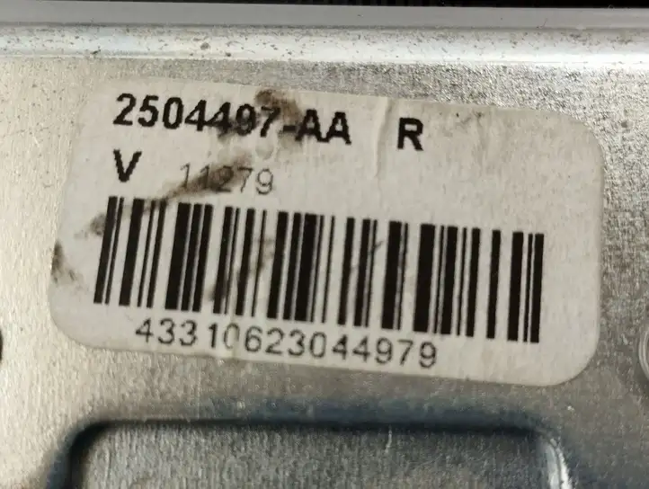 Tesla Model S (2012 - 2016) 104825902A Передний ремень безопасности — фото 6