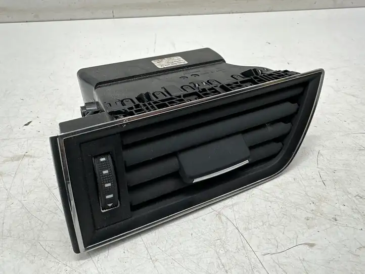 Skoda Superb B8 (3V) (2015 - 2023) 3V0819701C Боковой воздушный дефлектор — фото 1
