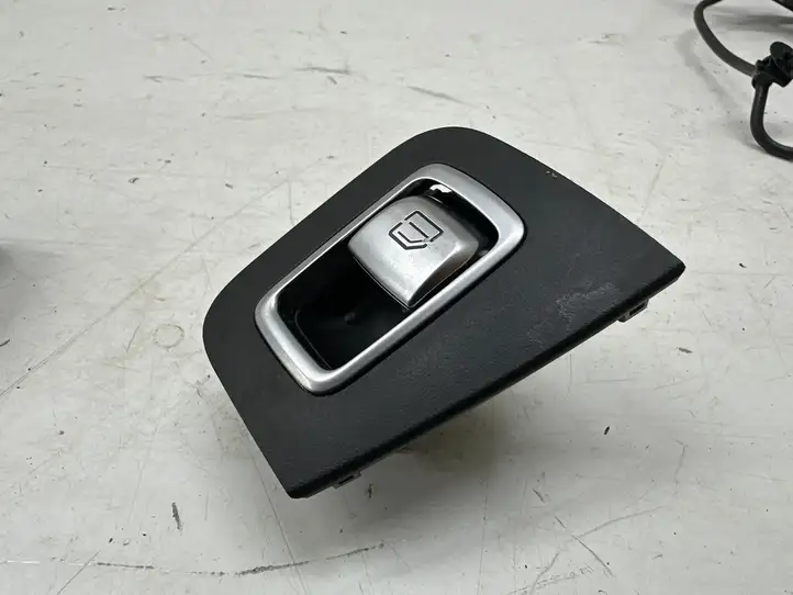 Mercedes-Benz C W205 (2014 - 2021) A2059051513 Блок кнопок стеклоподъемников — фото 1