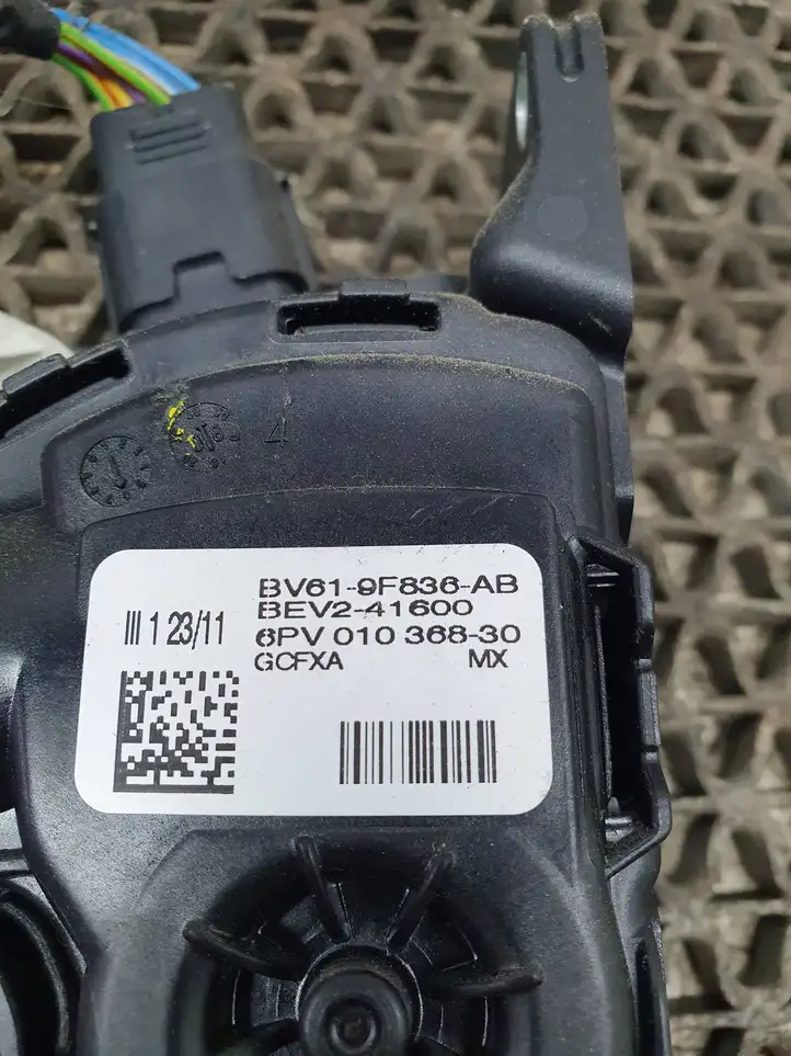 Ford Focus (2011 - 2015) BV619F836AB Педаль акселератора — фото 6