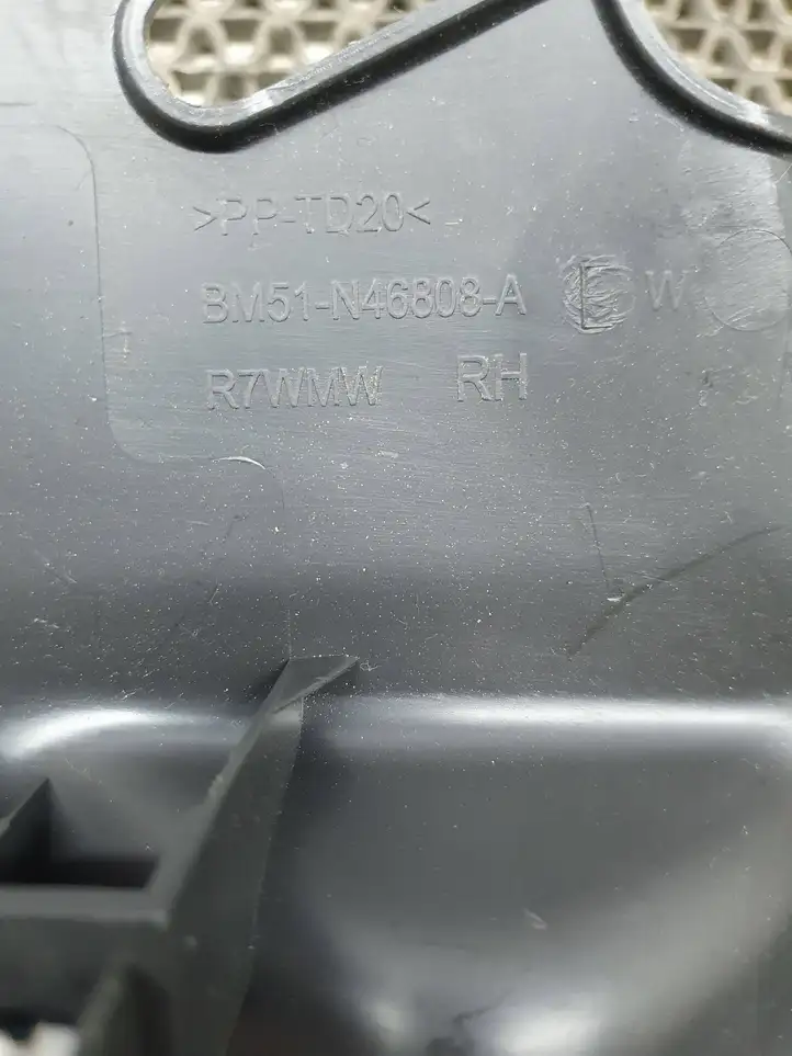 Ford Focus (2011 - 2015) BM51N46808A Боковая обшивка багажника — фото 7