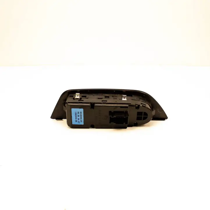 BMW X1 E84 (2009 - 2015) 9216046 Кнопка стеклоподъемников — фото 3