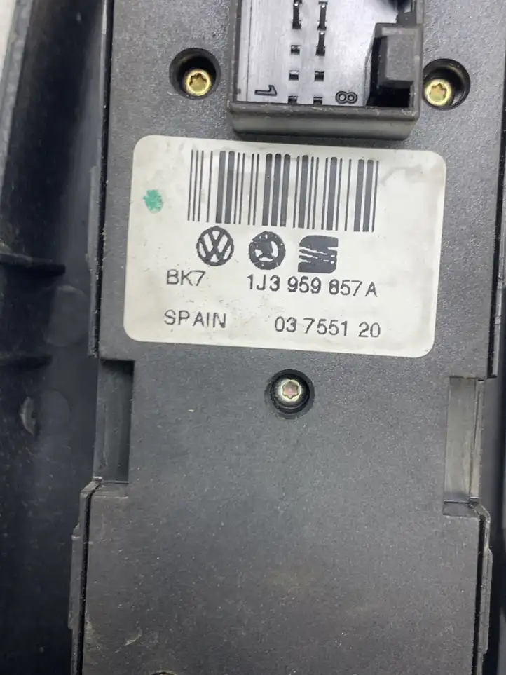 Skoda Fabia Mk1 (6Y) (1999 - 2007) 1J3959857A Блок кнопок стеклоподъемников — фото 4