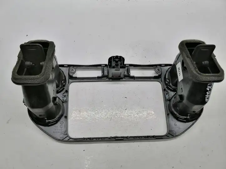 Volkswagen Tiguan (2007 - 2011) 5M0858071K Центральный воздушный дефлектор — фото 2