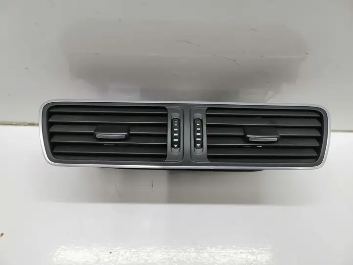 Volkswagen PASSAT B6 (2005 - 2010) 3AB819728A Центральный воздушный дефлектор — фото 1
