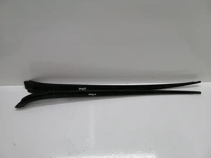 Volkswagen Golf Plus (2008 - 2014) 5M0854327D Накладка стоек лобового стекла — фото 2