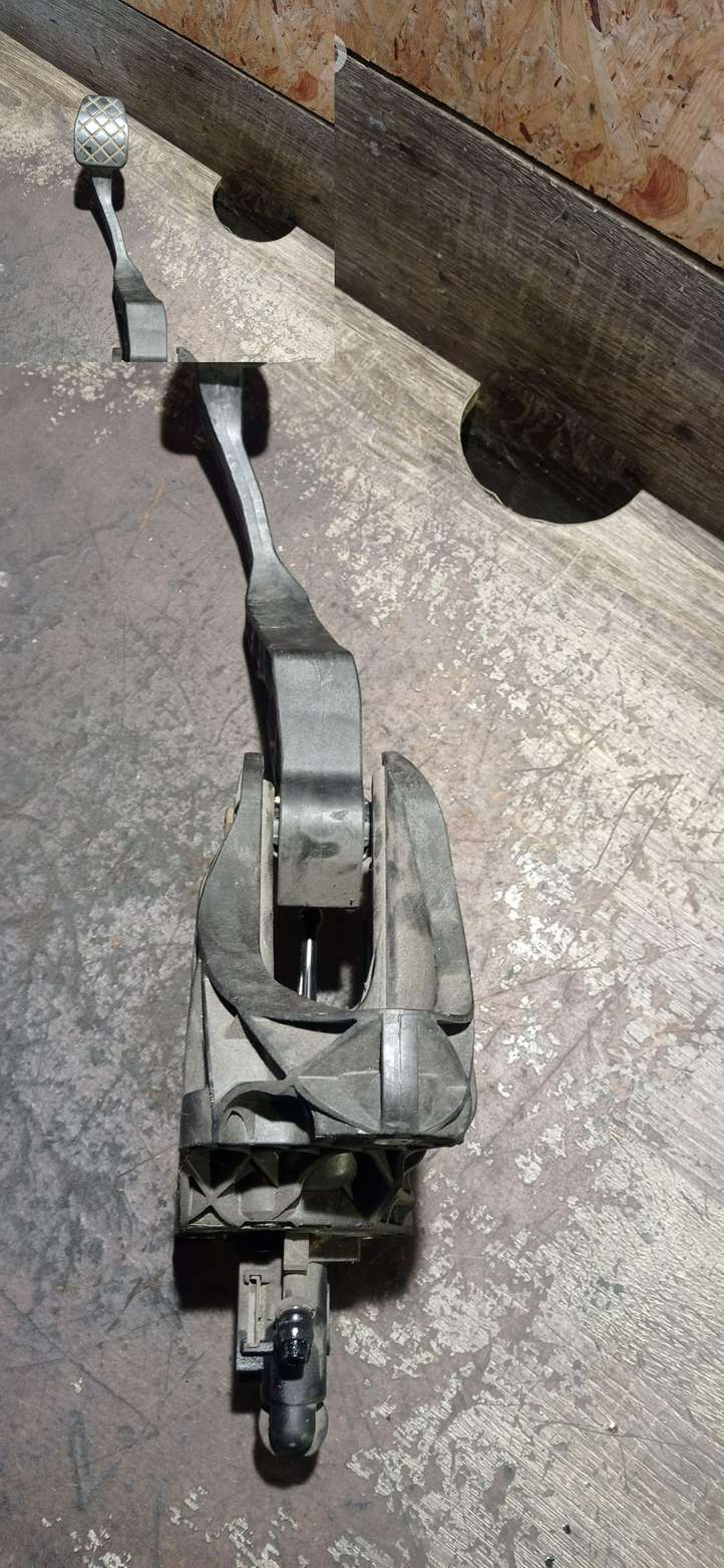 Seat Leon (1P) (2005 - 2012)  1K2721059CD Педаль сцепления