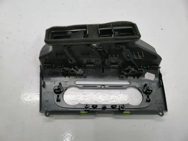Seat Altea XL (2004 - 2015) 5P2819110M Центральный воздушный дефлектор — фото 3