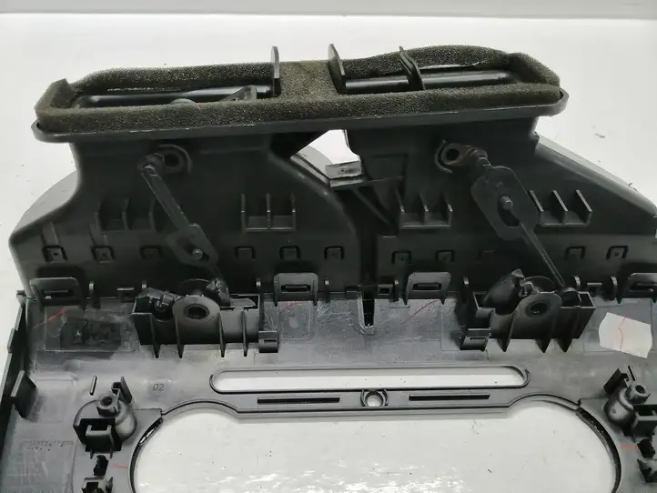 Seat Altea XL (2004 - 2015) 5P2819110M Центральный воздушный дефлектор — фото 4