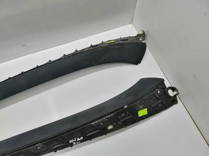 Seat Altea XL (2004 - 2015) 5P0854542H Накладка стоек лобового стекла — фото 3
