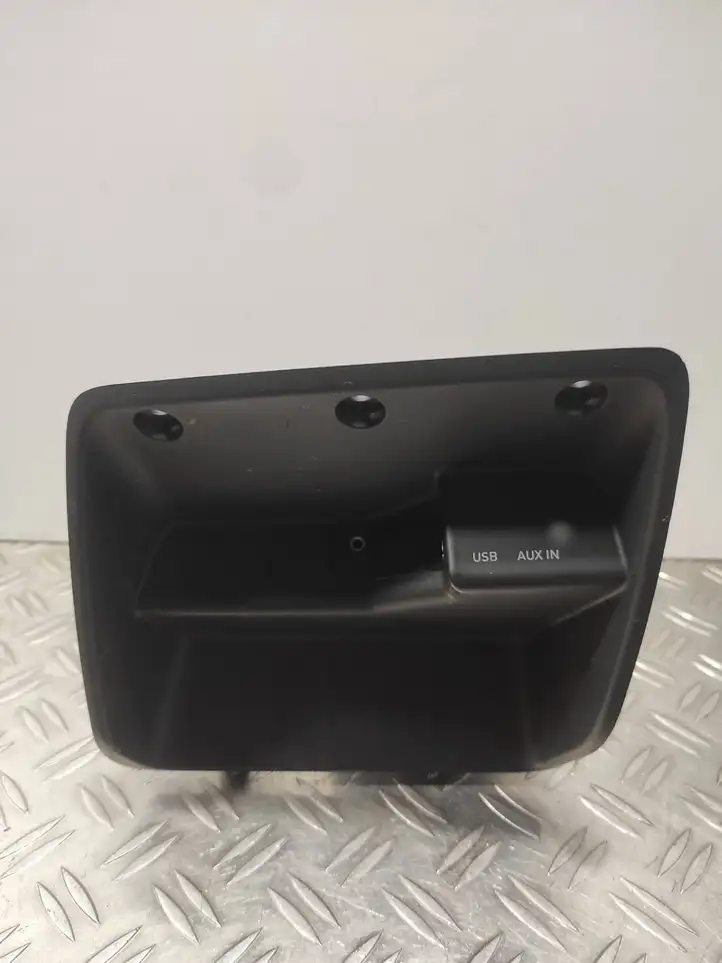 Seat Ibiza IV (6J,6P) (2008 - 2017) 6J0035342E Контроллер мультимедийной системы — фото 2