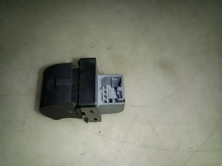 Audi A4 S4 B7 8E 8H (2004 - 2009) Кнопка стеклоподъемников — фото 3