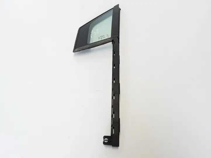 Renault Captur (2013 - 2020) Треугольное стекло кузова — фото 1