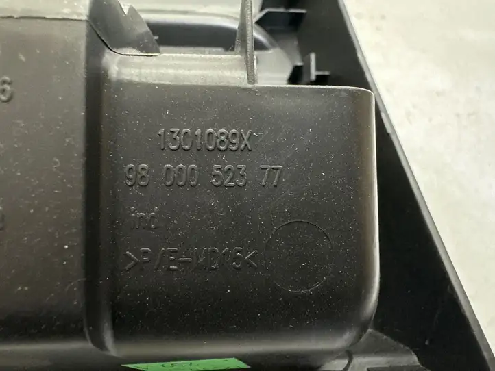 Peugeot 308 (2013 - 2021) 9800052377 Задняя пепельница — фото 5