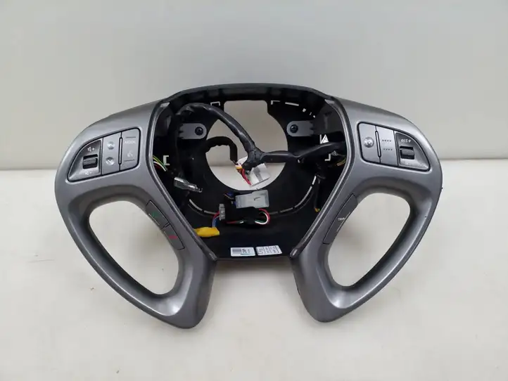 Hyundai ix35 (2009 - 2013) 561202Y000 Кнопки на рулевом колесе — фото 1
