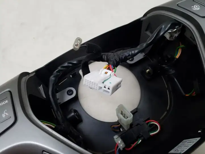 Hyundai ix35 (2009 - 2013) 561202Y000 Кнопки на рулевом колесе — фото 3
