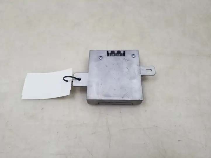 Land Rover Range Rover Sport L320 (2005 - 2009) Усилитель антенны — фото 2